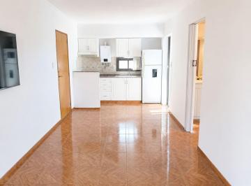 Departamento · 32m² · 2 Ambientes · Departamento de 1 Dormitorio con Doble Balcón y Parrillero
