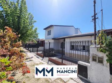 Casa · 127m² · 5 Ambientes · 1 Cochera · Casa en Luis Guillon