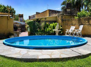 Casa · 203m² · 4 Ambientes · 1 Cochera · Casa en Venta en Berisso, Tres Dorm., Cochera y Pileta.