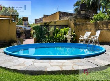 Casa · 203m² · 4 Ambientes · 1 Cochera · Casa en Venta en Berisso, Tres Dorm., Cochera y Pileta.