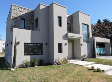 Casa · 250m² · 3 Dormitorios · 2 Cocheras · Casa en Venta Weston Fco Álvarez Financiacion Propia
