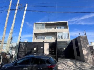 Departamento · 43m² · 2 Ambientes · Departamento 2 Ambientes con Balcón Al Frente en Alquiler - Ezpeleta Este