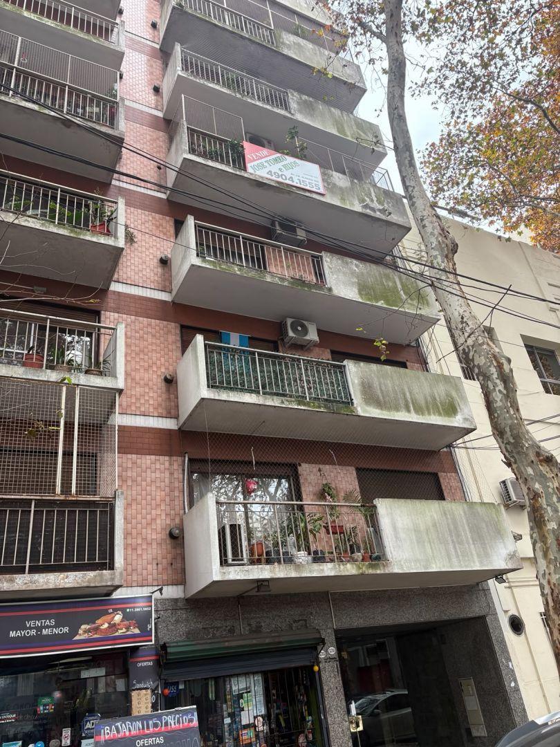 Av. Hipólito Yrigoyen 3781