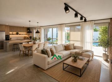 Casa · 220m² · 5 Ambientes · 2 Cocheras · Casa en Venta en Campo de Vuelo – Espacios Amplios, Confort y Excelente Ubicación
