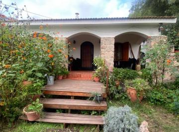 Casa de 5 ambientes, Villa Giardino · Propiedad Tipo Casa Quinta en Villa Giardino