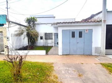 Casa · 83m² · 3 Ambientes · 1 Cochera · Venta - Casa 2 Dorm. y Coch. - Zona Norte
