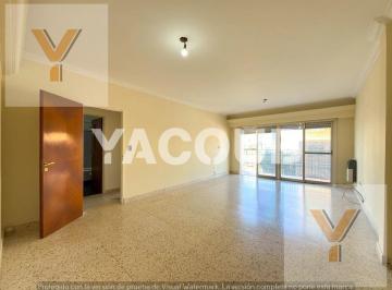 Departamento · 82m² · 4 Ambientes · Semipiso en Alquiler - 3 Dorm. 2 Baños Balcón Cochera - 92 m - Tandil Centro