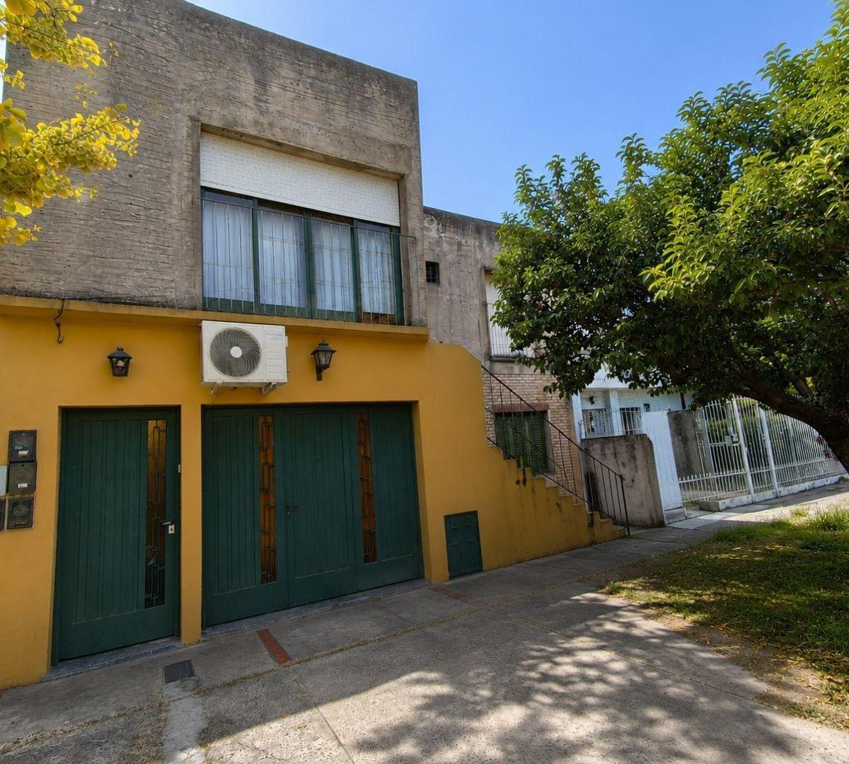 BESARES 3972. Entre Schweitzer y Montevideo