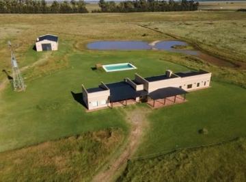 Casa · 600m² · 10 Ambientes · 6 Cocheras · Casa en Venta, 8 Dorm. en Estancia Benquerencia, Oportunidad