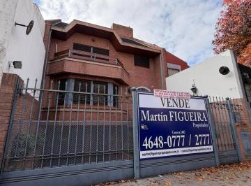 Casa de 5 ambientes, Villa del Parque · Casa 5 Ambientes con Hermoso Parque Sobre Lote de 8.66 m X 36.20