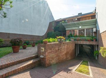 Casa · 458m² · 7 Ambientes · 1 Cochera · Venta Casa 7 Amb con Pileta en Villa Ballester