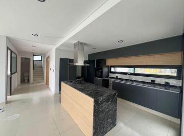 Casa · 165m² · 5 Ambientes · 2 Cocheras · Casa en Venta a Estrenar Bº Privado Milcayac I