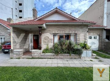 Departamento · 60m² · 3 Ambientes · Departamento en Alquiler Temporario - 2 Dorm. 2 Baños - Mar del Plata