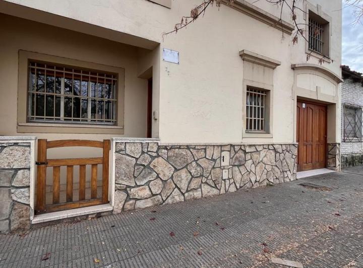 Casa · 261m² · 7 Ambientes · 1 Cochera
