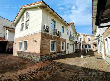 Oficina comercial · 125m² · 1 Cochera · Venta Oficina en San Isidro - Excelente Estado, Amplia y Luminosa