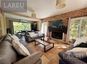 Casa · 210m² · 5 Ambientes · 1 Cochera · Casa - La Delfina