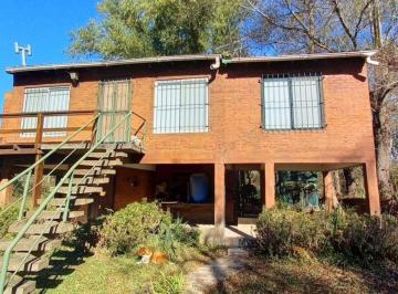 Casa · 78m² · 4 Ambientes · Casa en Venta Sobre El Carapachay