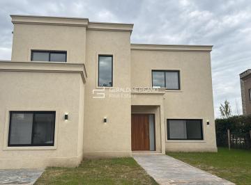 Casa · 180m² · 4 Ambientes · 1 Cochera · Casa en Venta en El Cantón Golf, El Cantón, Escobar