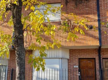 Casa de 3 ambientes, La Matanza · Amplio Duplex de 3 Ambientes, con Patio y Lavadero. Sin Expensas