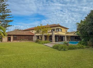 Casa · 895m² · 8 Ambientes · Casa en Venta en Martínez, San Isidro, G. B. a. Zona Norte