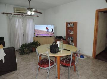 Departamento de 4 ambientes, Avellaneda · Wilde, Dpto. 4 Amb. 3 Dor. con Placares, Living Comedor, Lavadero, Cocina Separada.