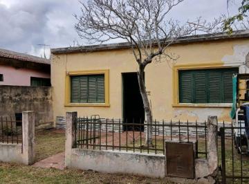 Casa de 3 ambientes, Almirante Brown · Casa Sobre Lote de 8,66 m de Frente por 35 m de Fondo, Oportunidad!
