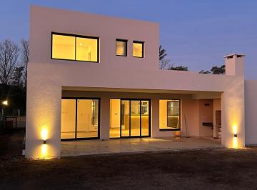 Casa · 154m² · 4 Ambientes · Casa en Venta en San Pablo, Pilar, G. B. a. Zona Norte