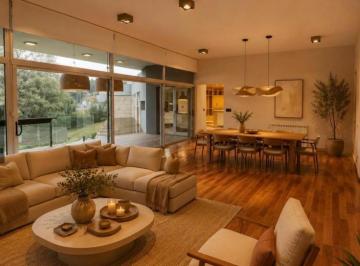 Casa · 300m² · 3 Dormitorios · 2 Cocheras · Casa 3 Dorm. en Una Planta con Pileta
