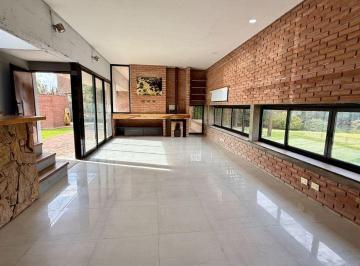 Casa · 156m² · 4 Ambientes · 2 Cocheras · Venta Casa 4 Amb San Sebastian Laguna Apto Credito