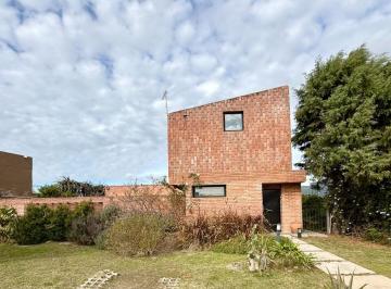 Casa · 156m² · 4 Ambientes · 2 Cocheras · Venta Casa 4 Amb San Sebastian Laguna Apto Credito