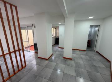 Departamento · 28m² · 1 Ambiente · Alquiler de Monoambiente con Patio en Zona Pompeya