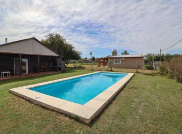 Casa · 80m² · 4 Ambientes · 2 Cocheras · Casa en Venta en Altos del Taurel