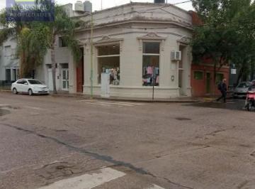 Local comercial · 1 Ambiente · Local Frente a La Plaza San Martín
