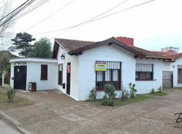 Departamento · 46m² · 3 Ambientes · 1 Cochera · ¡Impecable! PH Al Frente 3 Ambientes con Todos Los Servicios, Garage y Quincho