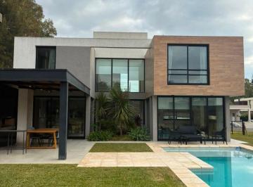 Casa de 4 ambientes, Ezeiza · Excelente Casa en Alquiler Ubicada en Terralagos, Canning.