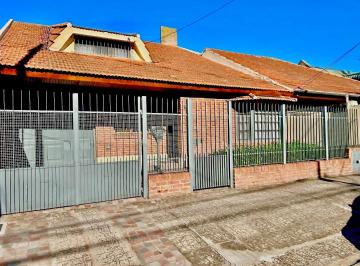Casa · 240m² · 6 Ambientes · 2 Cocheras · Excelente Chalet Bº Da Vinci Boulogne
