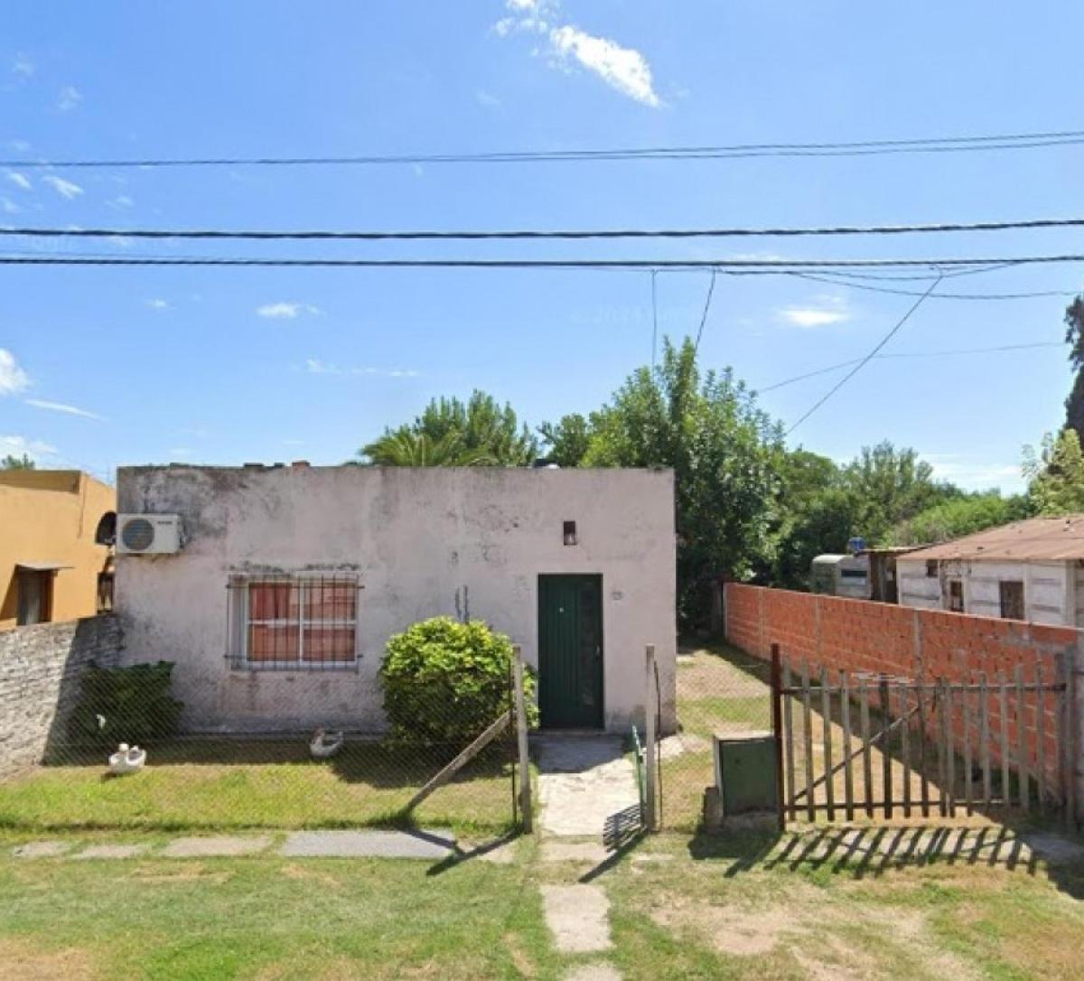 Sarmiento e/ Gerardo Gomez y Guildo Lucotti, Carmen de Areco, Carmen de Areco