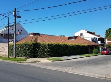 Casa · 195m² · 5 Ambientes · 2 Cocheras · Venta de Chalet en Boulogme a m del Centro Comercial
