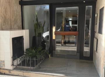 Departamento · 35m² · 2 Ambientes · Departamento en Recoleta 2 Amb Al Frente con Balcón, Apto Credito!