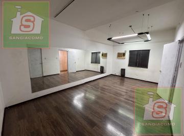 Oficina comercial · 200m² · Oficinas. Adrogue Central. 200 m² Aprox. Al Frente