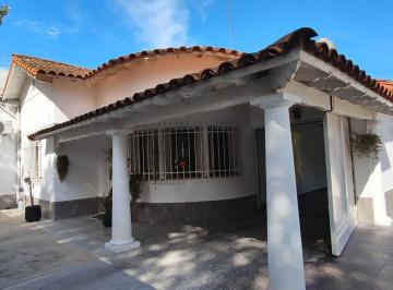 Casa · 181m² · 3 Ambientes · 1 Cochera · Casa 3 Amb en Venta Bella Vista Pileta y Quincho
