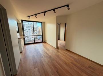 Departamento de 2 ambientes, Belgrano · Hermoso 2 Ambientes Al C/frente con Balcon. Aire Acondicionado, Edificio con Piscina y Laundry