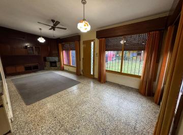 Casa · 67m² · 3 Ambientes · 1 Cochera · Venta Casa 3 Amb C/ Cochera, José C. Paz
