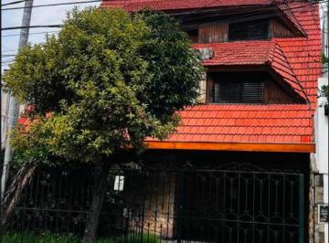 Casa de 7 ambientes, Vicente López · Amplio Chalet Familiar con Jardín y Pileta - 375 m²