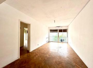 Departamento de 5 ambientes, Recoleta · Excelente 4 Ambientes con Lavadero y Doble Entrada - Muy Luminoso - Recoleta