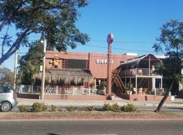 Local comercial de 9 ambientes, Córdoba · Local en Alquiler - en Av Rafael Nuñez - 450 m - Esq. Apto Gastronomia/comercios/rubros Varios - Ver