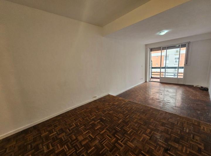 Departamento 2 Ambientes Al Frente con Balcón en Alquiler | Caballito