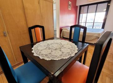 Departamento de 1 ambiente, Caballito · Alquiler Temporario en Caballito / Primera Junta. Monoambiente Todo Luz. Hasta 2 Huéspedes.