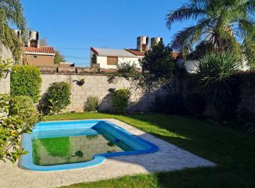 Casa de 8 ambientes, Córdoba · Venta Casa Tres Dorm. Barrio Juan B. Justo