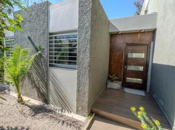 BDA-BDA-38_2 · B° Cordon del Plata I Exclusiva Casa en Venta I 4 Dorm I 3 Baños I Piscina